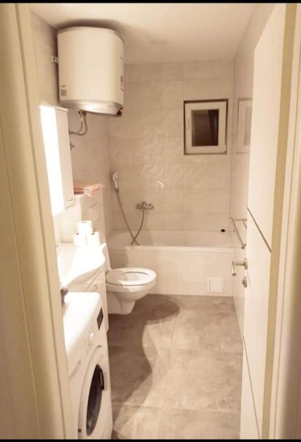 マカルスカApartman Paulaアパートメント エクステリア 写真
